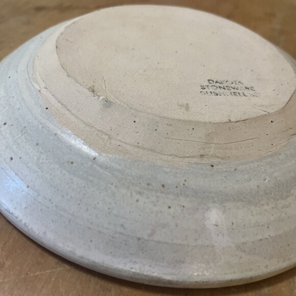 Dakota Stoneware Pottery Bushnell SD Artsy Plate 8”blue Brown Cream - Picture 5 of 6